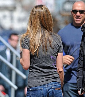 Jennifer Aniston Elbow